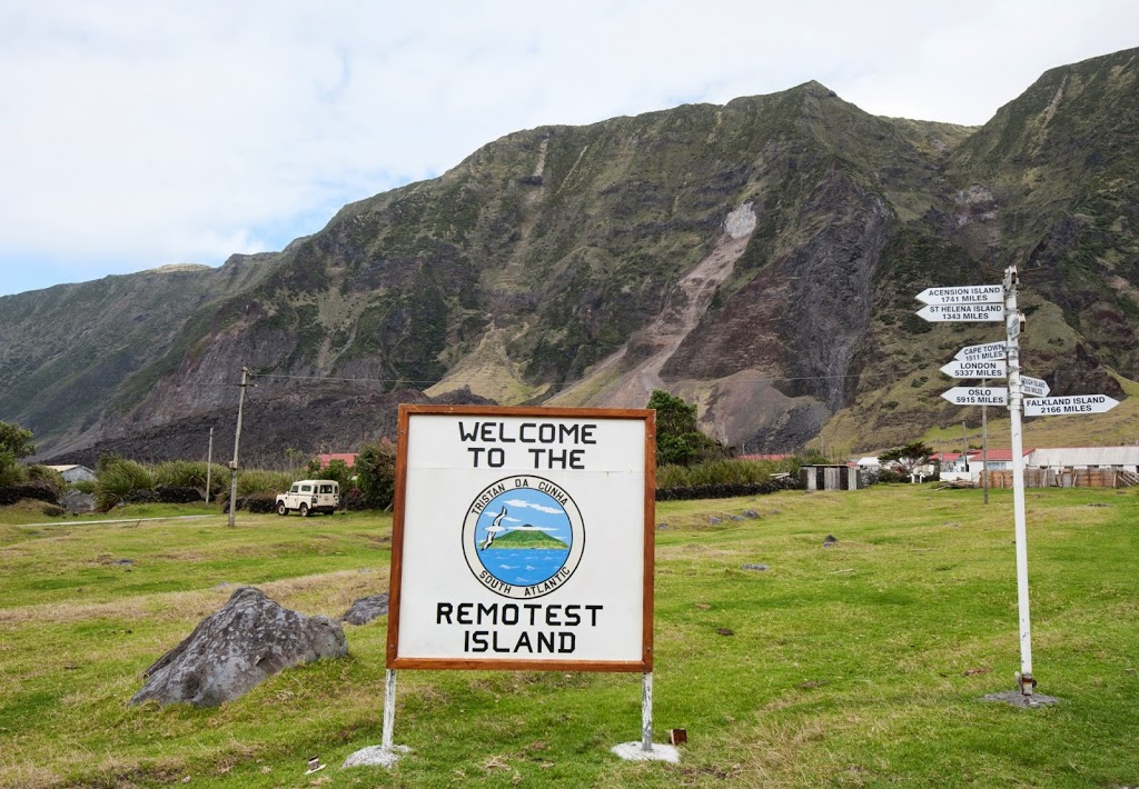 Cartel de bienvenida de Tristán da Cunha.